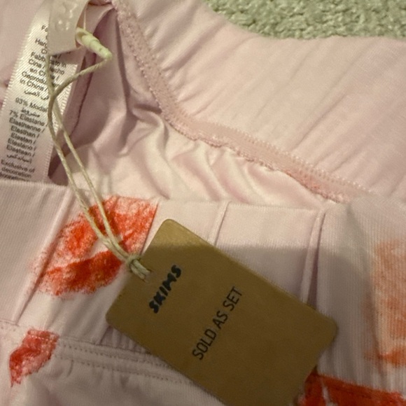 RARE NEW SKIMS SLEEP STRAIGHT LEG PANT IN CHERRY BLOSSOM
LIPSTICK SIZE XXS - Picture 5 of 8